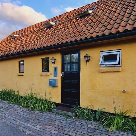 Yellow House Hostel Copenhagen Exterior photo