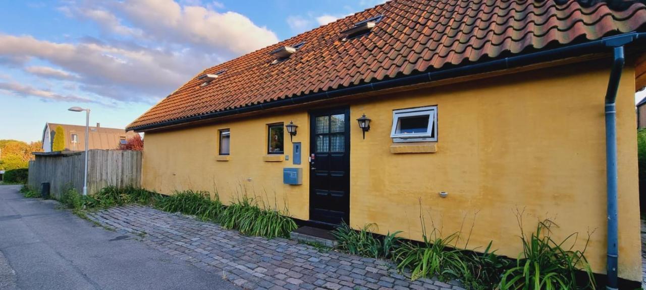 Yellow House Hostel Copenhagen Exterior photo